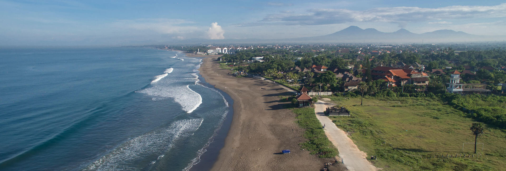Villa Lega - Aerial facing west along the beach